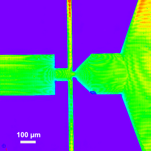 Molde em Su-8 para gerar nanogotas usando Direct laser Writing