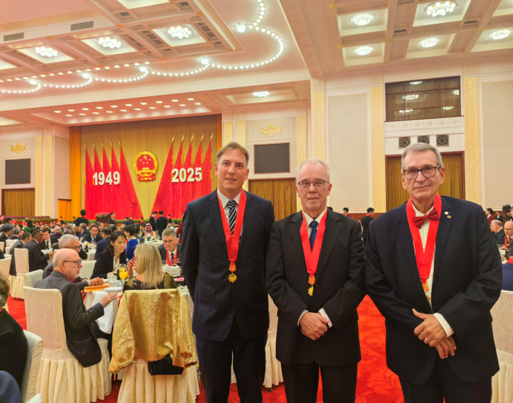 Photo at the banquet, showing Donald Dingwell, president of EUROPAEA and Dr