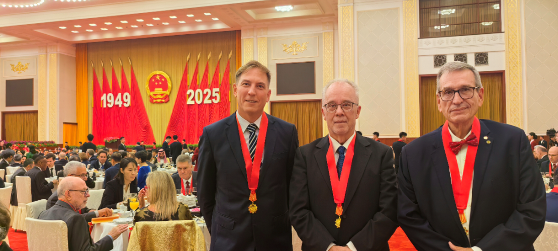 Photo at the banquet, showing Donald Dingwell, president of EUROPAEA and Dr